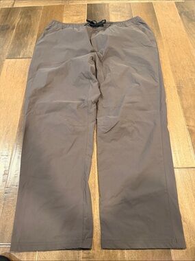 Mountain Hardwear Men's Dark Khaki Green Drawstring Joggers